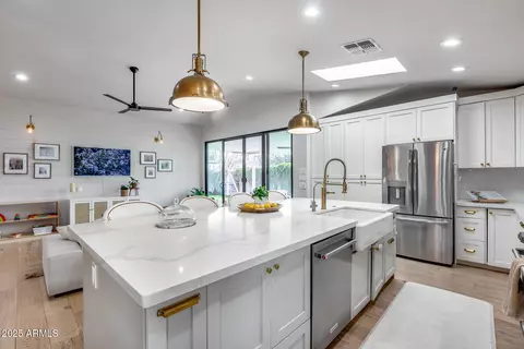 Kitchen - 1837 E Coolidge St, Phoenix, AZ 85016 photo 6 of 8