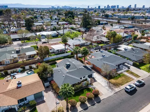 View/Area - 1837 E Coolidge St, Phoenix, AZ 85016 photo 3 of 5