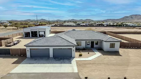 711 W Paso Nuevo Dr, Phoenix, AZ 85086