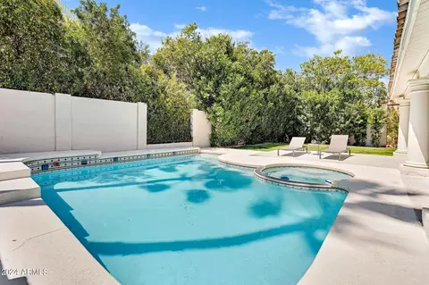 Exterior - 9430 N 25th St, Phoenix, AZ 85028 photo 4 of 5