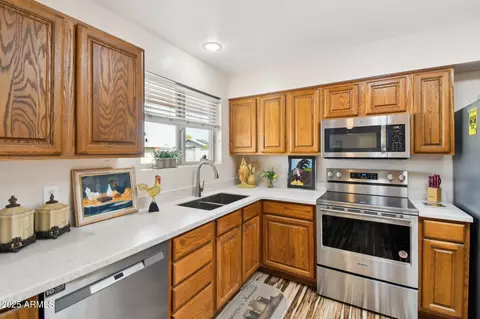 10620 W Snead Dr, Sun City, AZ 85351