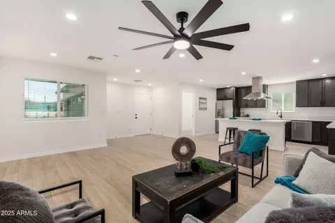 Living - 42 E 14th St, Mesa, AZ 85201 photo 1 of 4