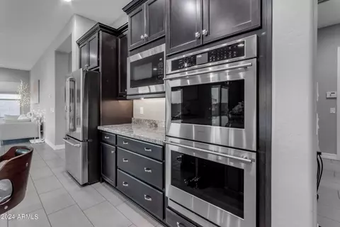 Kitchen - 10455 E Thornton Ave, Mesa, AZ 85212 photo 5 of 9