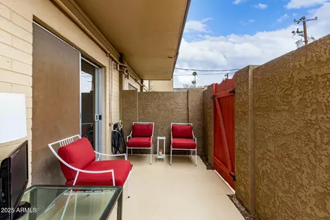 Exterior - 355 E Thomas Rd #B110, Phoenix, AZ 85012 photo 4 of 11