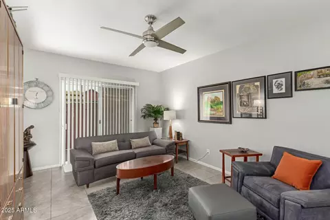 Living - 355 E Thomas Rd #B110, Phoenix, AZ 85012 photo 2 of 5