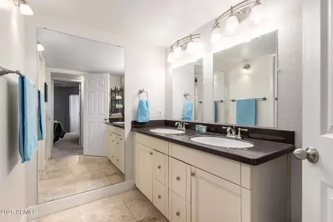 Bath - 4303 E Cactus Rd #408, Phoenix, AZ 85032 photo 1 of 2