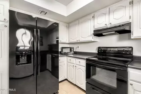 Kitchen - 4303 E Cactus Rd #408, Phoenix, AZ 85032 photo 3 of 3