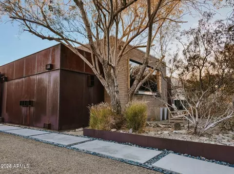 37 E Foothill Dr, Phoenix, AZ 85020 photo 3