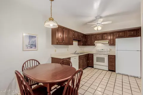 Kitchen - 1651 E Borghese Pl, Phoenix, AZ 85016 photo 1 of 3