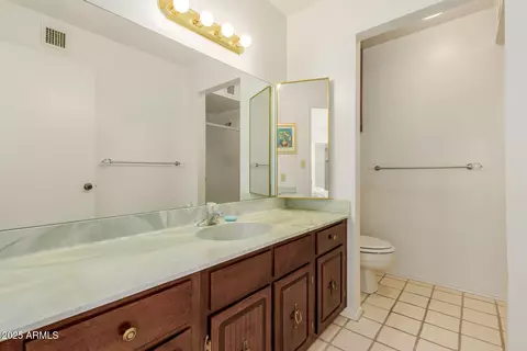 Bath - 1651 E Borghese Pl, Phoenix, AZ 85016 photo 1 of 2