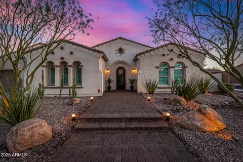 9183 W Foothill Dr, Peoria, AZ 85383