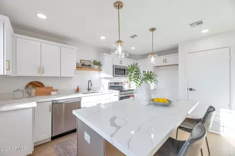 18811 N 19th Ave #2025, Phoenix, AZ 85027