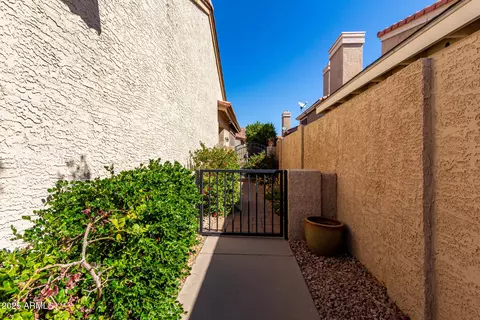 Exterior - 4226 E Jojoba Rd, Phoenix, AZ 85044 photo 2 of 4