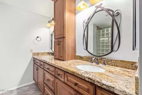 Bath - 4226 E Jojoba Rd, Phoenix, AZ 85044 photo 1 of 3