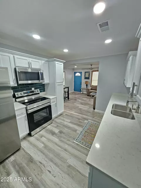 Kitchen - 1953 W Granada Rd, Phoenix, AZ 85009 photo 3 of 4