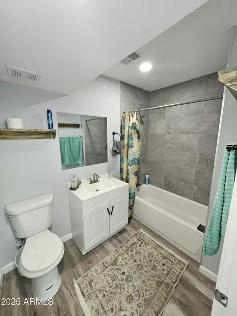 Bath - 1953 W Granada Rd, Phoenix, AZ 85009 photo 1 of 2
