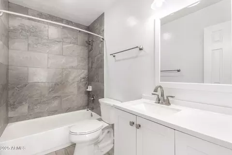 Bath - 3436 E Pierce St, Phoenix, AZ 85008 photo 1 of 2