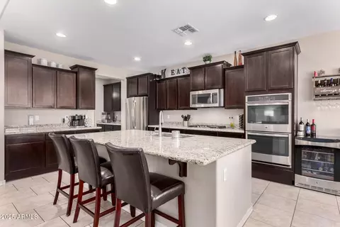 Kitchen - 3687 E Blue Spruce Ln, Gilbert, AZ 85298 photo 4 of 6