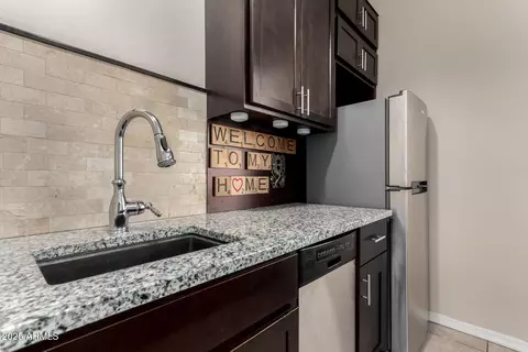 Kitchen - 3687 E Blue Spruce Ln, Gilbert, AZ 85298 photo 6 of 6