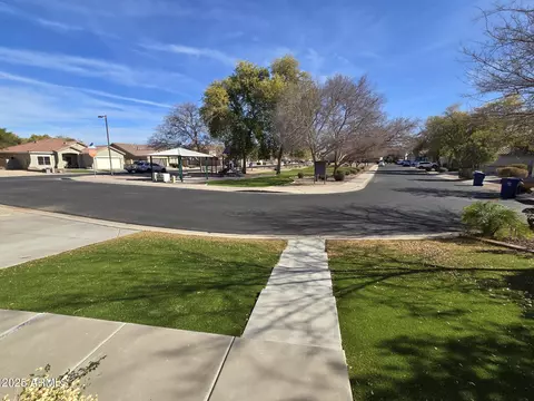 9043 E Posada Ave, Mesa, AZ 85212 photo 2