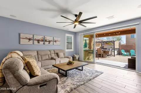 Living - 2463 E Stacey Rd, Gilbert, AZ 85298 photo 1 of 2