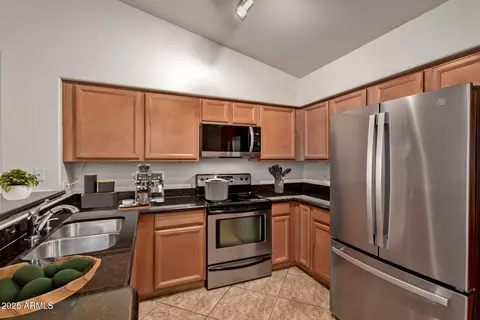 Kitchen - 4548 E Libby St, Phoenix, AZ 85032 photo 4 of 4