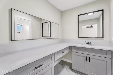 Bath - 7745 N 33rd Ave, Phoenix, AZ 85051 photo 1 of 3