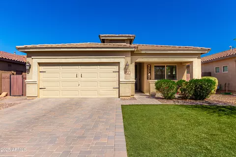 828 W Leadwood Ave, San Tan Valley, AZ 85140