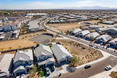 View/Area - 3029 S 78th Dr, Phoenix, AZ 85043 photo 1 of 13