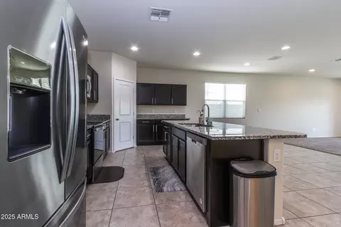 Kitchen - 3029 S 78th Dr, Phoenix, AZ 85043 photo 1 of 7