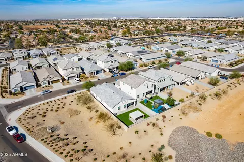 View/Area - 3029 S 78th Dr, Phoenix, AZ 85043 photo 10 of 13