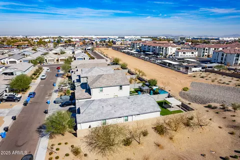 View/Area - 3029 S 78th Dr, Phoenix, AZ 85043 photo 5 of 13