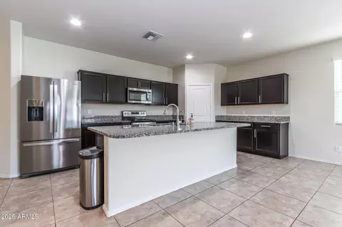 Kitchen - 3029 S 78th Dr, Phoenix, AZ 85043 photo 2 of 7