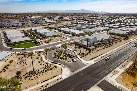 View/Area - 3029 S 78th Dr, Phoenix, AZ 85043 photo 8 of 13