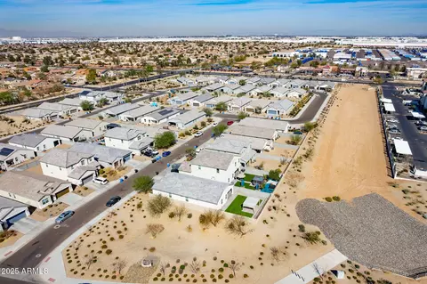 View/Area - 3029 S 78th Dr, Phoenix, AZ 85043 photo 9 of 13