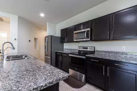 Kitchen - 3029 S 78th Dr, Phoenix, AZ 85043 photo 5 of 7