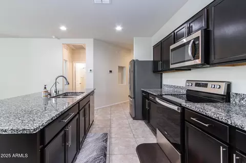 Kitchen - 3029 S 78th Dr, Phoenix, AZ 85043 photo 6 of 7