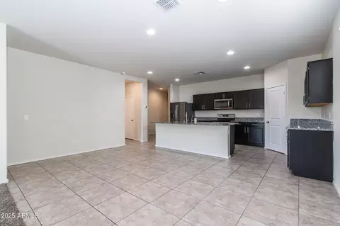 Living - 3029 S 78th Dr, Phoenix, AZ 85043 photo 3 of 8