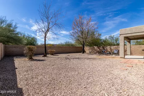 Exterior - 2525 E Misty Willow Ln, Phoenix, AZ 85024 photo 4 of 5