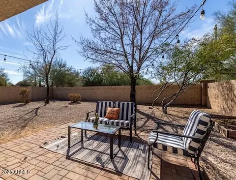 Exterior - 2525 E Misty Willow Ln, Phoenix, AZ 85024 photo 2 of 5