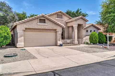 17620 W Weatherby Dr, Surprise, AZ 85374