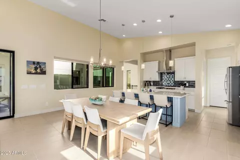 Dining - 834 E Kachina Trl, Phoenix, AZ 85042 photo 2 of 2