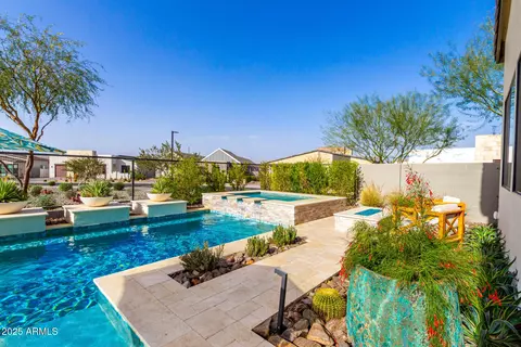 Exterior - 834 E Kachina Trl, Phoenix, AZ 85042 photo 9 of 10