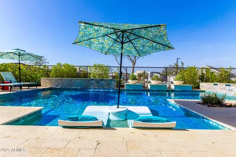 Exterior - 834 E Kachina Trl, Phoenix, AZ 85042 photo 4 of 10