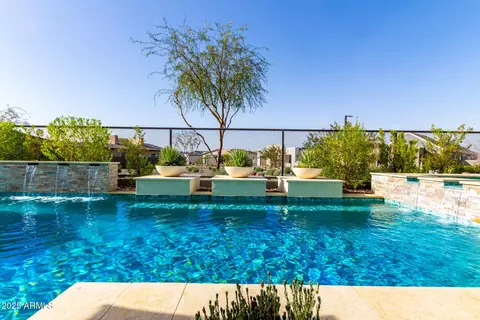 Exterior - 834 E Kachina Trl, Phoenix, AZ 85042 photo 8 of 10