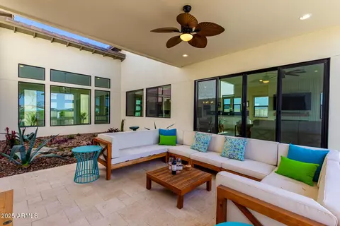 Exterior - 834 E Kachina Trl, Phoenix, AZ 85042 photo 3 of 10