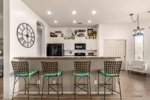 Kitchen - 9260 E Greenway St, Mesa, AZ 85207 photo 2 of 3
