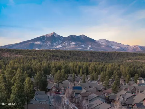 2882 W Presidio Dr, Flagstaff, AZ 86001