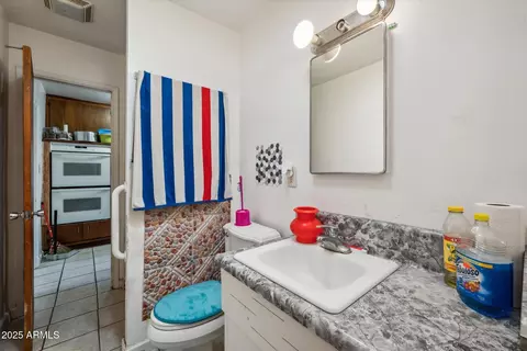 Bath - 4020 W Tuckey Ln, Phoenix, AZ 85019 photo 1 of 1