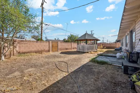 Exterior - 4020 W Tuckey Ln, Phoenix, AZ 85019 photo 1 of 2